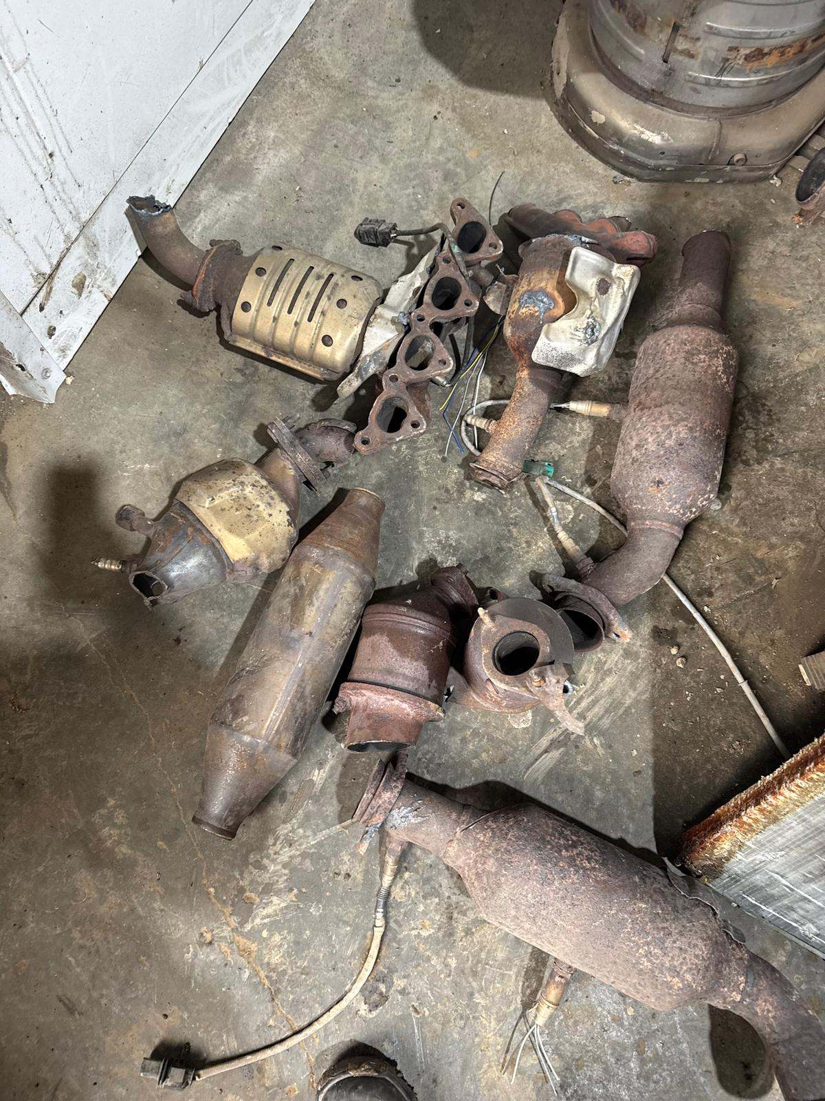 Lots de catalyseurs prêts pour la cueillette hebdomadaire chez les garages partenaires