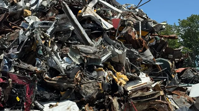Pile de ferraille et de métal recyclé à Saint-Jean-sur-Richelieu